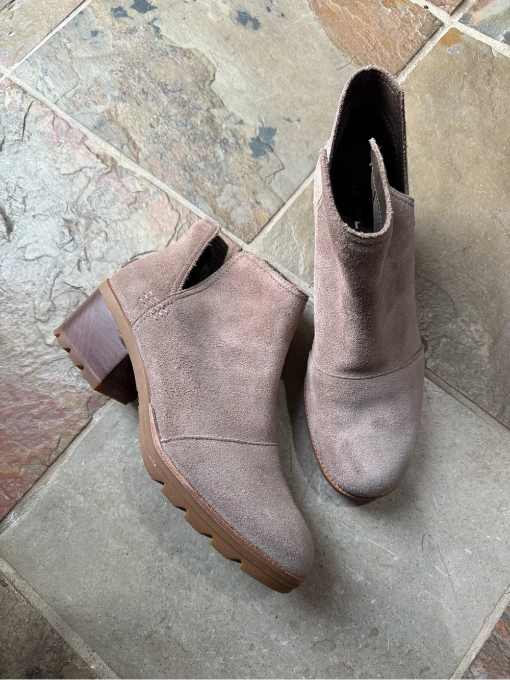 SOREL Cate Cut-Out Waterproof Suede Booties Ash Brown Size 6.5 Pristine